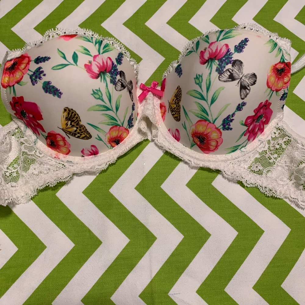 Victoria’s Secret bra 34C